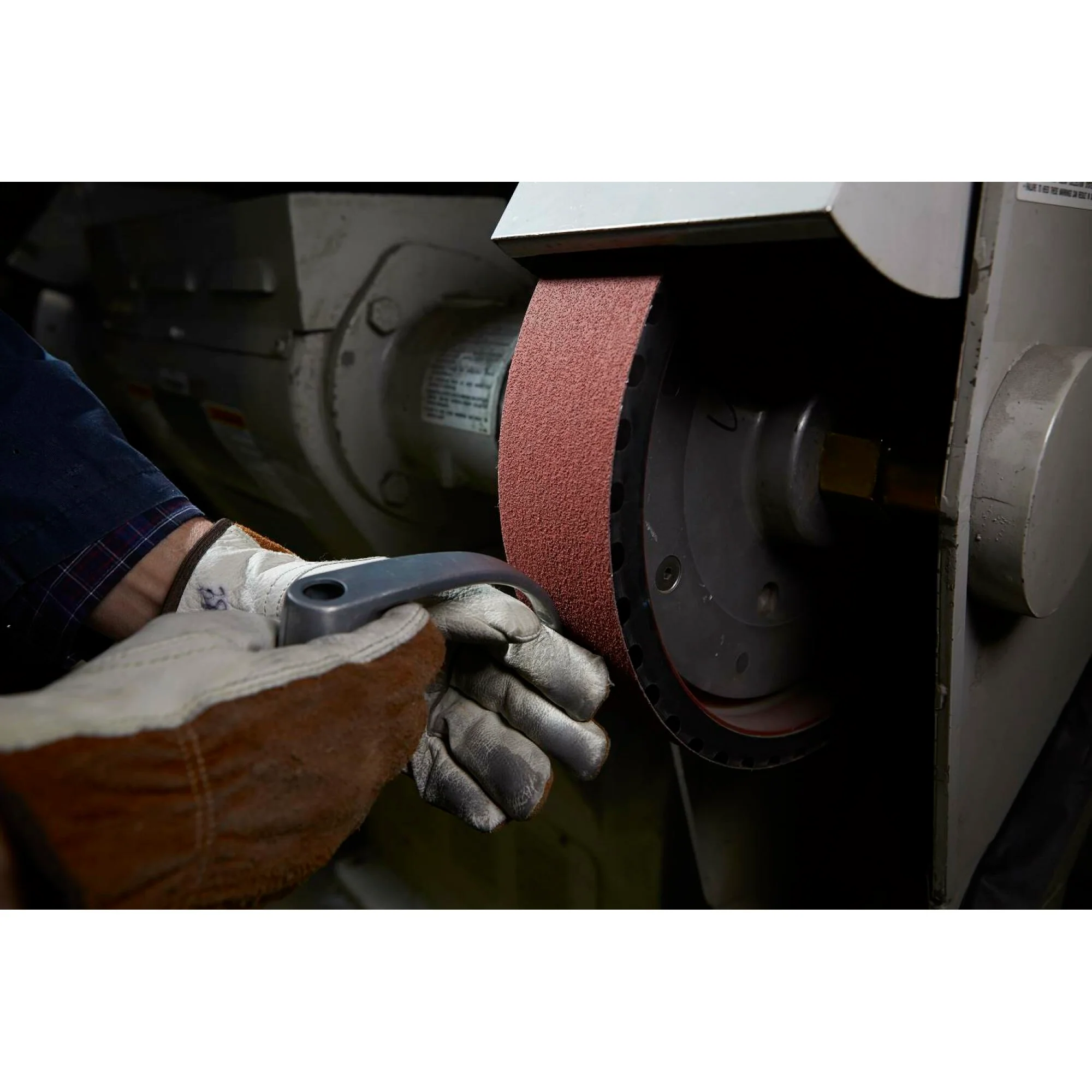 3M Cloth Belt 384F, 240+ XF-weight, 2-1/2 in x 168 in, Film-lok,Full-flex - Image 3