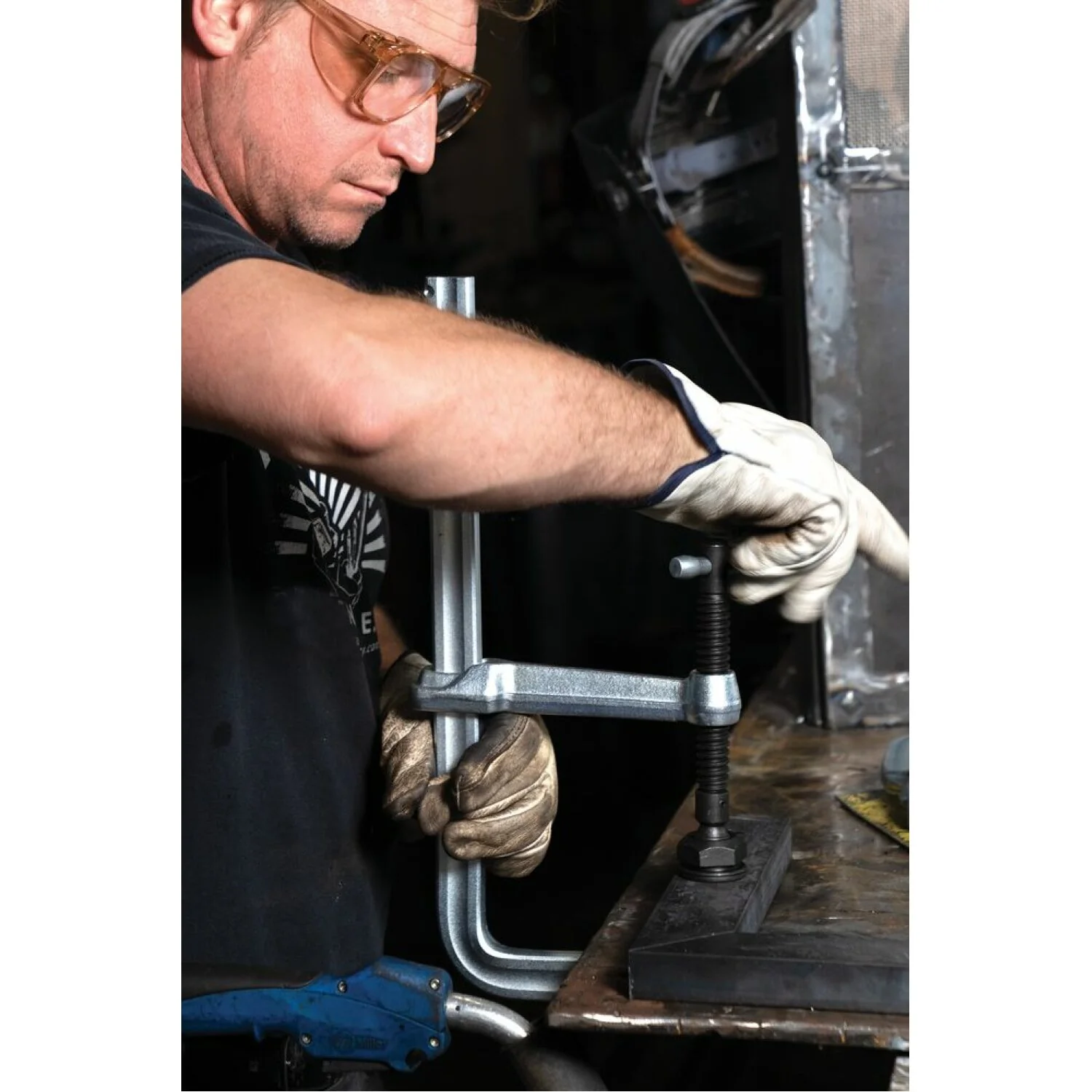 Bessey SGL-18 Clamp, welding, F-style, heavy duty pad, 18 In. x 4.75 In., 1800 lb - Image 2