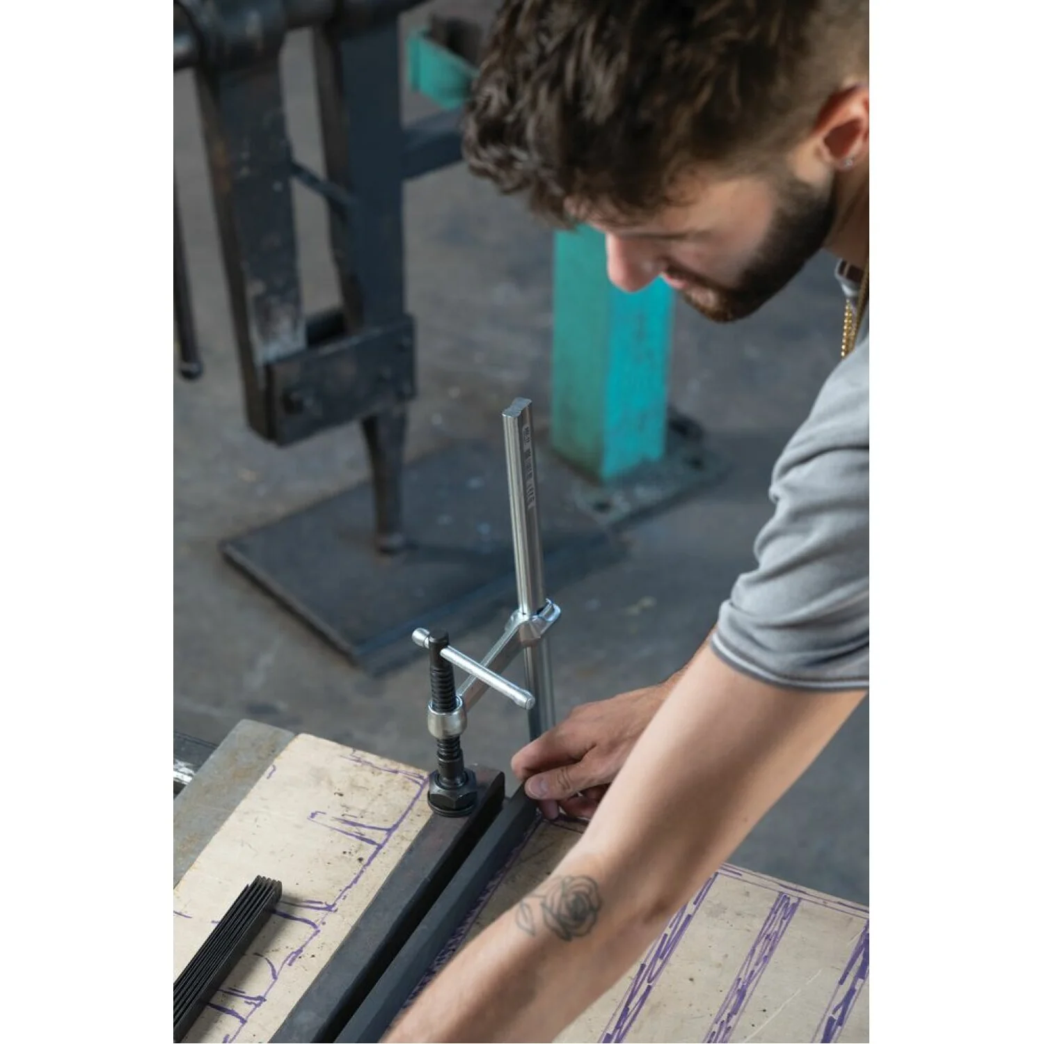 Bessey SGL-18 Clamp, welding, F-style, heavy duty pad, 18 In. x 4.75 In., 1800 lb - Image 3